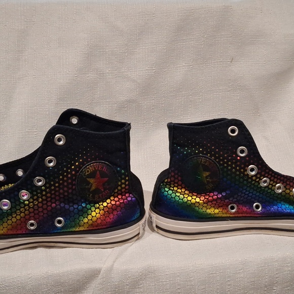 Kids multiple colors converse All Stars sneakers sz.2. - Picture 3 of 5